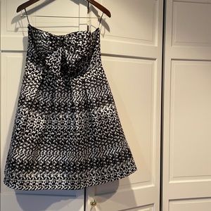 NWT- Beautiful Shimmery Strapless Cocktail Dress